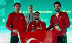 Milli para eskrimci Hakan Akkaya, Dünya Kupası'nda gümüş madalya aldı