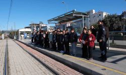 Öğrenciler tramvayın tarihini keyifli yolculukla öğrendi