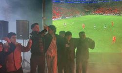 Osmaniye'de Galatasaray'ın galibiyeti havai fişek ve meşalelerle kutlandı