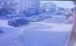 Otomobille çarpışan motosikletteki 2 kişi metrelerce savruldu: 3 yaralı