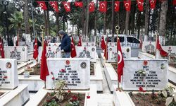 Ramazan Bayramı arifesinde şehitlikler ziyaret edildi