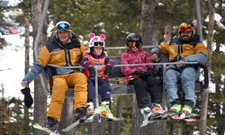 Sarıkamış Kayak Merkezi bayram tatilinde kayakseverlerle doldu