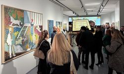 'Ses ve Renkle Sanatta 50 Yıl' sergisi AKM'de sanatseverlerle buluştu