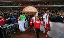 Trendyol Süper Lig: Antalyaspor: 0 - Fenerbahçe: 0 (Maç devam ediyor)