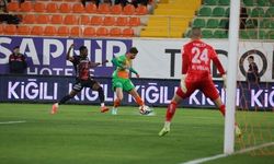 Trendyol Süper Lig: Corendon Alanyaspor: 0 - Gençlerbirliği: 0 (İlk yarı)