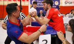 Üniversiteler Arası Bilek Güreşi Türkiye Şampiyonası Burdur'da başladı