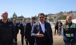 Hatay Valisi Defne’de Esnafla Buluştu