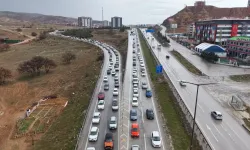 Tatil Bitti, Bayram Dönüşü Trafik Kilitlendi