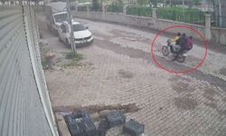 Hatay'da Silahla Dehşet Saçan Çocuklar Kamerada!