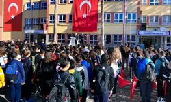 Adana Valisi Mustafa Yavuz ortaokul öğrencileriyle buluştu