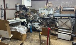 Adana'da geri dönüşüm tesisi görünümlü fabrikada kaçak sigara üreten 2 zanlı tutuklandı