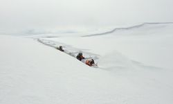 Ağrı'da ekipler nisan ortasında yoğun karla mücadele çalışması yürütüyor