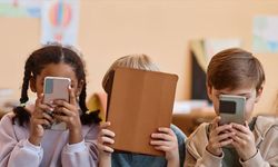 Anket: Avrupalıların büyük çoğunluğu çocukların sosyal medya kullanımının sınırlanmasını destekliyor