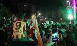 Antalya'da derbi galibiyetini kutlayan bir taraftar bıçakla yaralandı