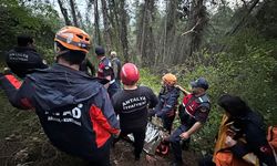 Antalya'da uçuruma düşen kişi yaralandı