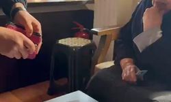 Antalya'da zabıtaların pazarda bulduğu cüzdan sahibine ulaştırıldı