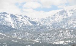 Antalya'nın zirvelerinde Nisan ayında kar sürprizi