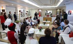 Başkan Vekili Büşra Özdemir dünya çocuklarını ağırladı