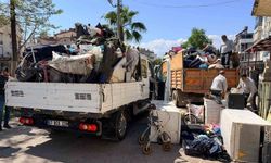 Belediye boşaltıyor, o dolduruyor: Daha önce 2 operasyonda 16 kamyon çöp çıkan evden 4 kamyon daha çöp çıktı