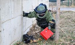 Bomba uzmanları 'ilk hata son hatadır' prensibiyle görevlerini icra ediyor