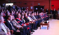 Burdur MAKÜ'nün 20. yılında biniş giyme ve akademik performans ödül töreni düzenlendi