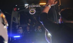 Derbiyi kazanan Fenerbahçe'yi, tesislerinde taraftarları karşıladı