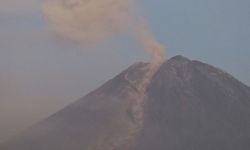 Endonezya'daki Semeru Yanardağı'nda 4 patlama meydana geldi