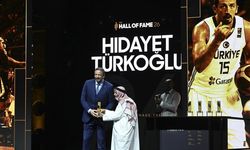 FIBA'nın 2026 Hall of Fame listesine seçilen Hidayet Türkoğlu, Berlin'de onurlandırıldı