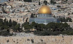 Filistin topraklarını gasbeden İsrailliler, Mescid-i Aksa'ya baskın düzenledi