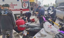 Hafif ticari araç ile motosiklet çarpıştı o anlar güvenlik kamerasına yansıdı: 1 yaralı