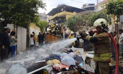 Hatay'da eşya yüklü pikapta çıkan yangın söndürüldü