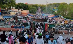 Hindistan'da 15 yıl aradan sonra yapılacak nüfus sayımı politika belirlemede kritik rol oynayacak