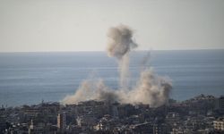 İsrail ordusu, Lübnan'da birçok beldeye saldırılar düzenledi