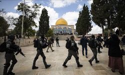 İsrailli Bakan Ben-Gvir, beraberinde bir grup fanatik Yahudi ile Mescid-i Aksa'ya baskın düzenledi