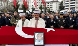 İstanbul'da trafik kazasında şehit olan polis Seçkin Yalçın memleketinde son yolculuğuna uğurlandı