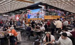 Karnaval esnafın yüzünü güldürdü, kebapçılar doldu taştı