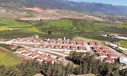 Kırıkhan'da Köy Evleri Hak Sahiplerine Teslim Edildi