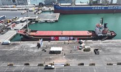 Lübnan'a insani yardım ulaştıracak '8. İyilik Gemisi' Mersin'den uğurlandı