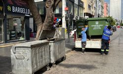 Mersin'in Akdeniz ilçesinde çöp konteynerleri yenilendi