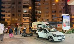 Muratpaşa'da otomobil ile motosiklet çarpıştı: 1 yaralı