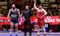 Rıza Kayaalp, Avrupa Güreş Şampiyonası'nda finale yükseldi