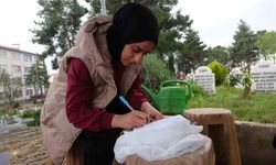 Saldırıda hayatını kaybeden öğrencilerin mezarlarına bırakılan notlar duygulandırıyor