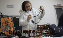 Samsun'da kadınlar eski giysi ve atık ürünleri sanatsal objelere dönüştürdü