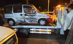 Ters yönden gelen aracın neden olduğu zincirleme kaza kamerada