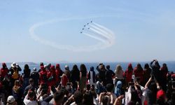 Türk Yıldızları, Çanakkale Şehitler Abidesi üzerinde gösteri uçuşu yaptı