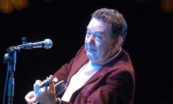 Unutulmaz şarkılara imza atan usta yorumcu: Kayahan