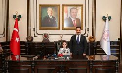 Vali Masatlı Makamını Minik Mina’ya Devretti