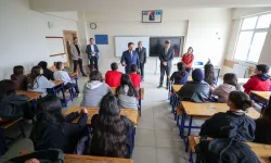 Hatay Valisi'nden Okullara Peş Peşe Ziyaret
