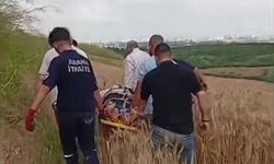 Adana'da otomobil tarlaya uçtu: 1 ölü, 1 yaralı