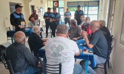 Adana'da polis kağıt oyununa ara verdirip, boğulma bilgilendirmesi yaptı